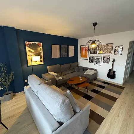 Centrico Y Luminoso En *