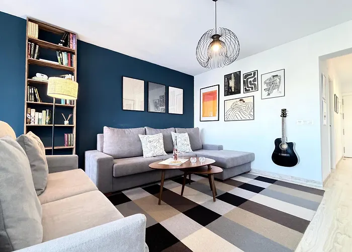 Centrico Y Luminoso En *