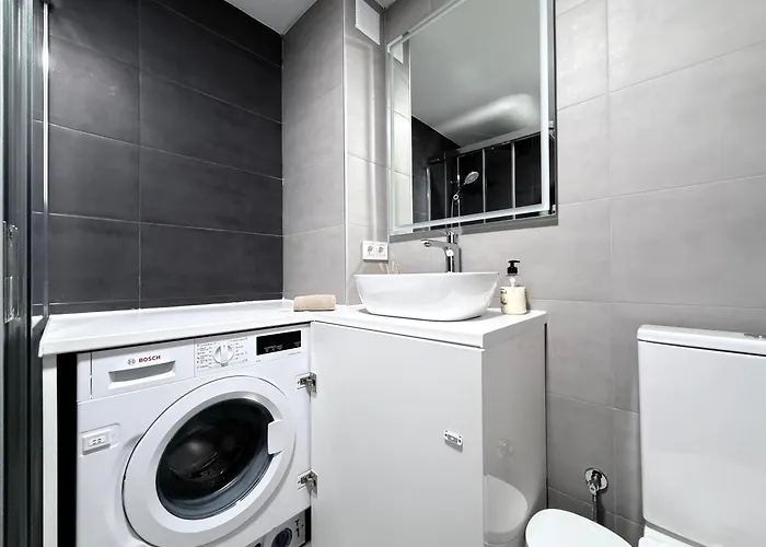 Centrico Y Luminoso En *